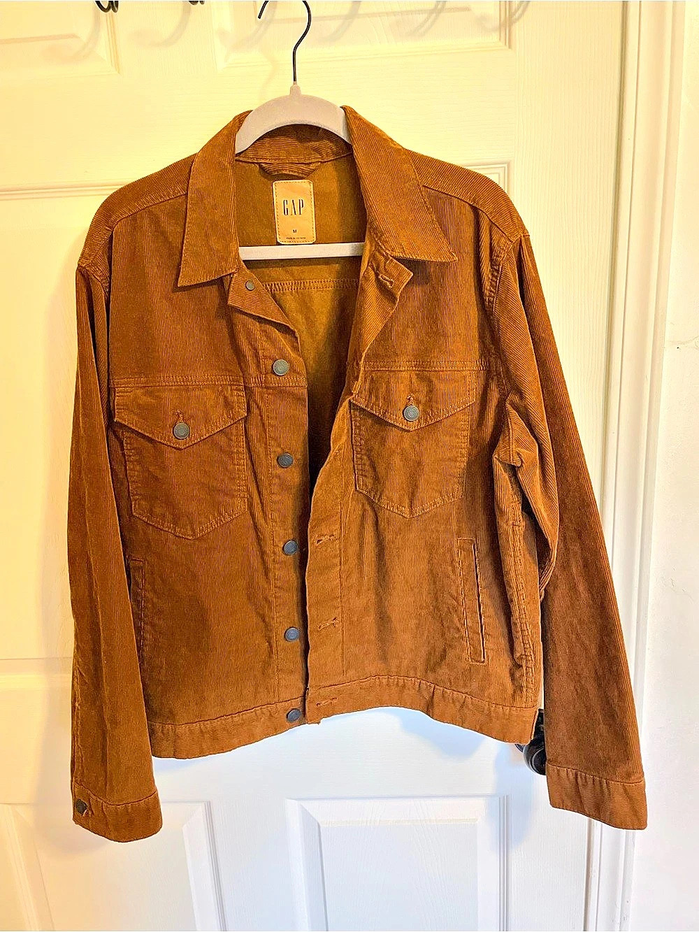 Gap Corduroy Trucker Jacket in Brown Size Medium Like New
